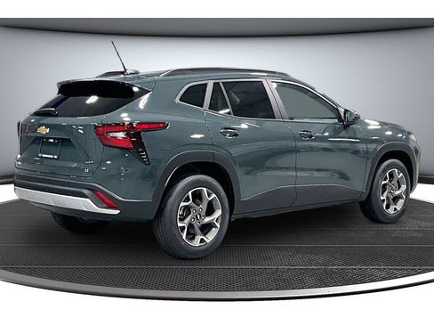 New 2026 Chevrolet Trax LT w/ LT Convenience Package FWD image 21