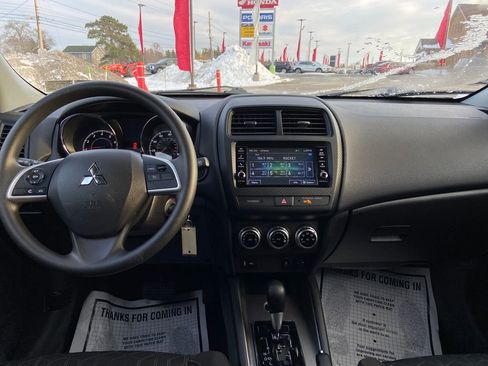 Used 2024 Mitsubishi Outlander Sport 2.0 S image 17