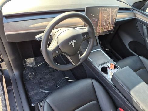 Used 2024 Tesla Model Y Long Range RWD image 10