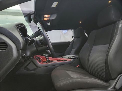 Used 2016 Dodge Challenger R/T image 11