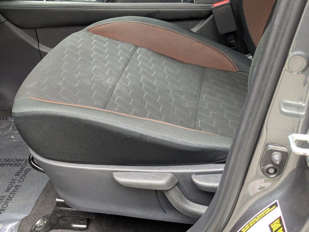 Used 2024 Nissan Kicks SR FWD image 13