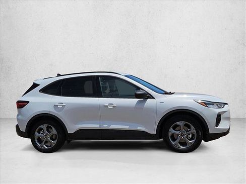 Used 2025 Ford Escape ST-Line FWD image 4