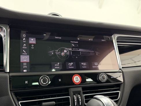 New 2026 Porsche Macan image 43