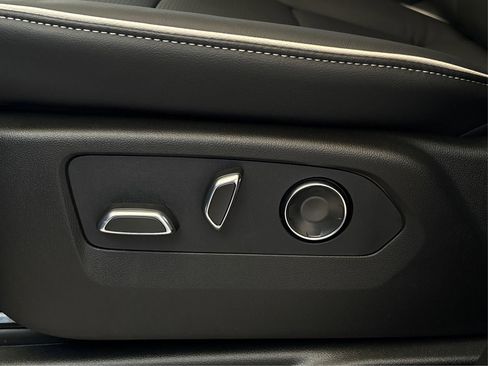 New 2026 Cadillac Escalade ESV Sport w/ LPO, ONYX Package AWD/4WD image 31