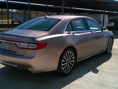 Used 2019 Lincoln Continental Select image 16