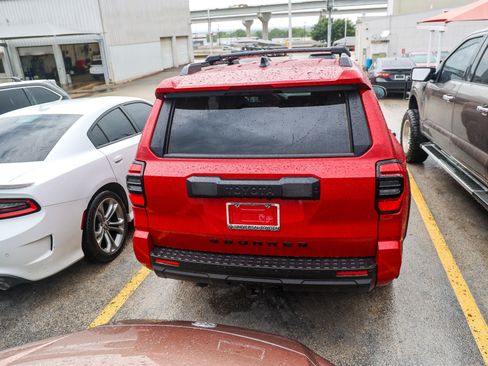 Used 2025 Toyota 4Runner SR5 RWD image 12