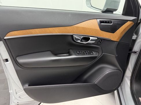 Certified 2024 Volvo XC90 T8 Plus AWD/4WD image 10