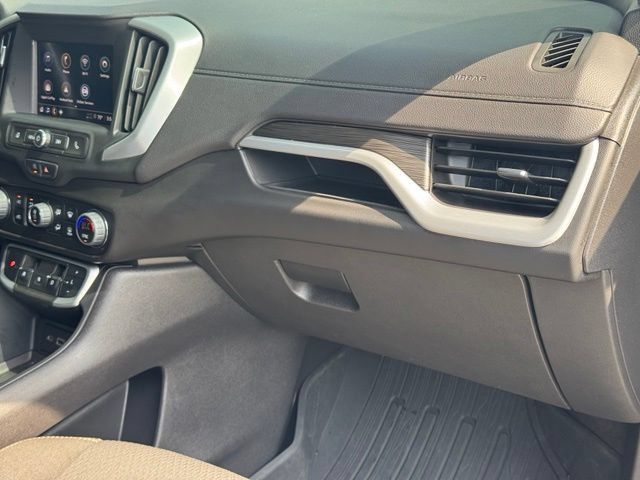 Certified 2024 GMC Terrain SLE w/ Driver Convenience Package AWD/4WD image 25