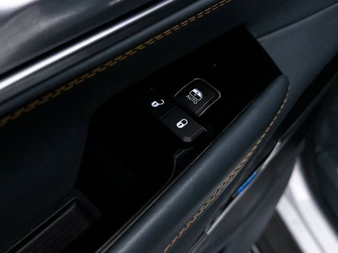 Used 2022 Jeep Grand Wagoneer Series III w/ Flexible Seating Group image 32