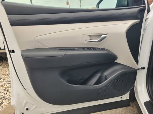 New 2026 Hyundai Tucson SE image 17