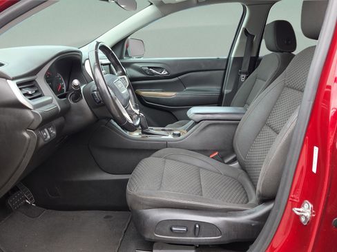 Used 2018 GMC Acadia SLE image 11