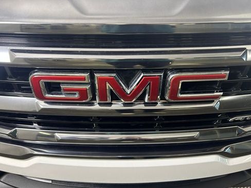 Used 2024 GMC Terrain AT4 AWD/4WD image 9