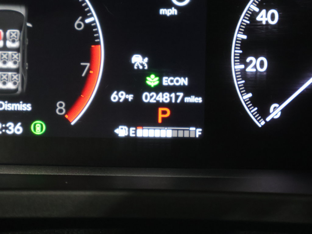 Used 2025 Honda Pilot Sport image 38