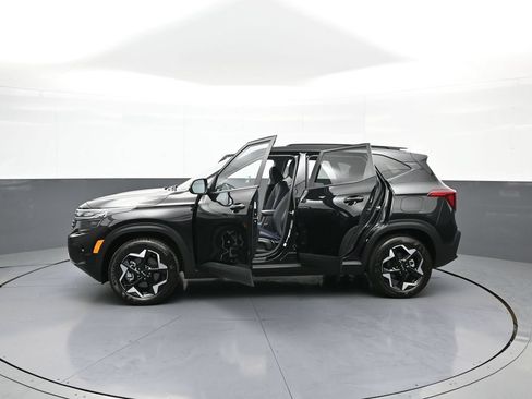 Certified 2025 Kia Seltos S AWD/4WD image 42
