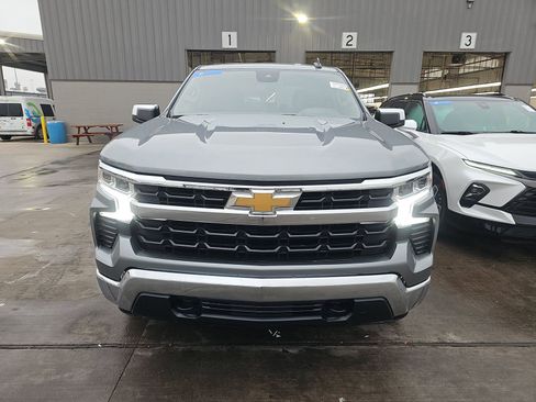 Used 2023 Chevrolet Silverado 1500 LT AWD/4WD image 2