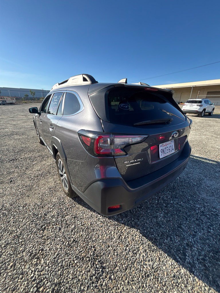 Used 2025 Subaru Outback Premium AWD/4WD image 5