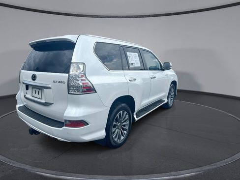 Used 2023 Lexus GX 460 Luxury w/ Accessory Package AWD/4WD image 11