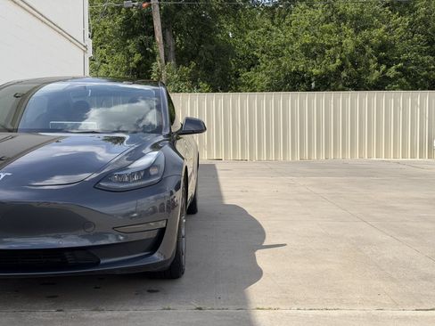 Used 2022 Tesla Model 3 Standard Range RWD image 10