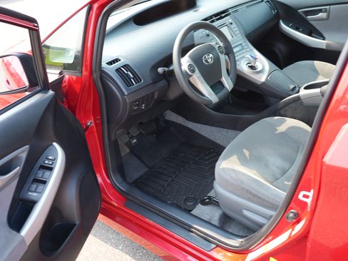 Used 2012 Toyota Prius Two FWD image 13