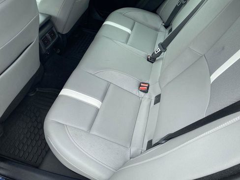 Used 2025 Toyota Camry SE image 21