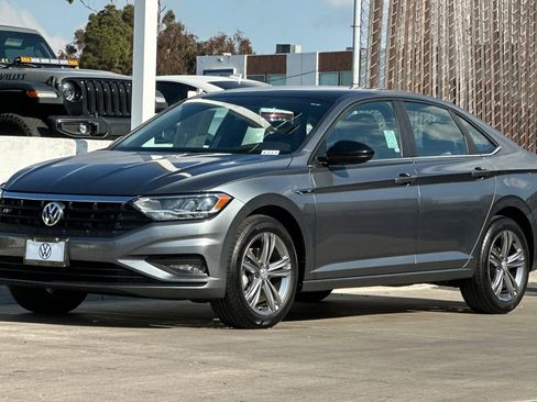 Used 2019 Volkswagen Jetta R-Line w/ R-Line Cold Weather Package image 8