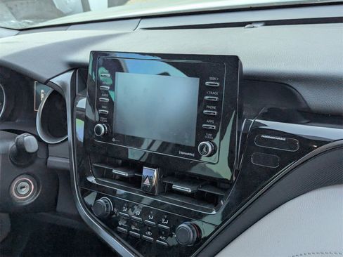 Used 2021 Toyota Camry LE image 7