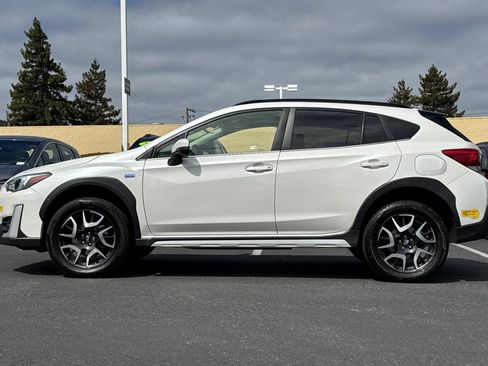 Used 2022 Subaru Crosstrek Hybrid w/ Moonroof Package w/Navigation AWD/4WD image 8