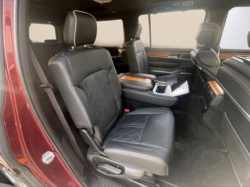 Used 2024 Jeep Grand Wagoneer Series III w/ HD Trailer Tow Package image 26