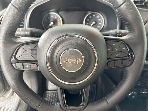 Used 2022 Jeep Renegade Altitude w/ Sun/Sound Group AWD/4WD image 22