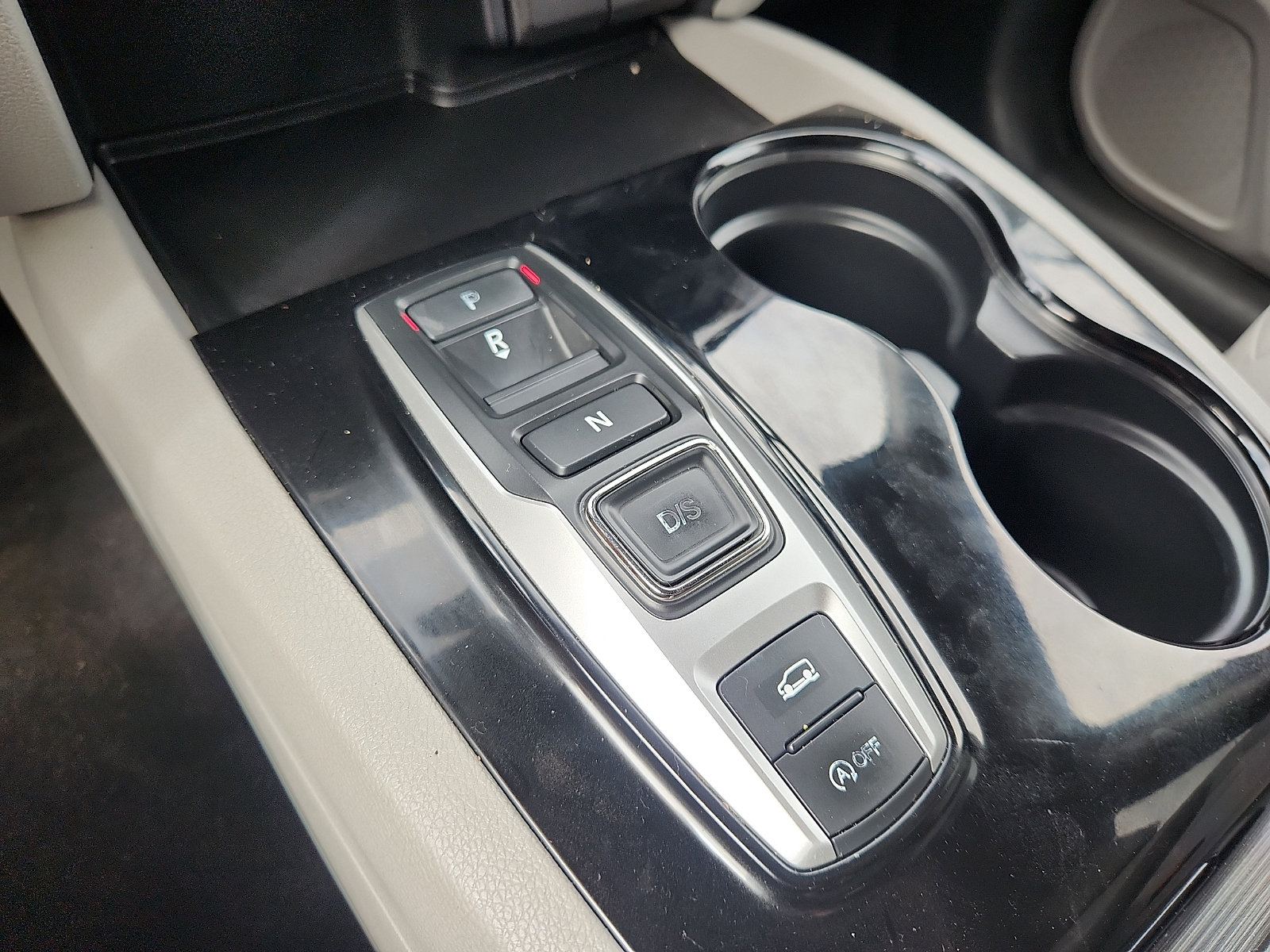 Used 2016 Honda Pilot Touring image 18