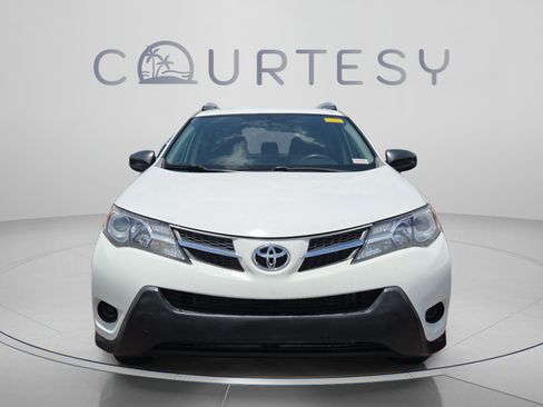 Used 2015 Toyota RAV4 LE FWD image 4