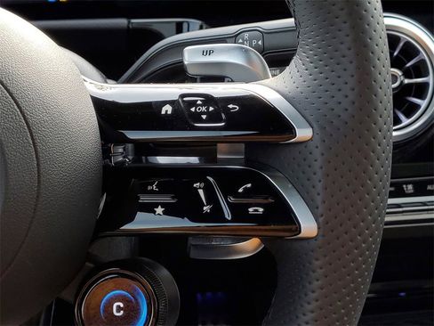 Used 2025 Mercedes-Benz GLA 35 AMG 4MATIC image 21