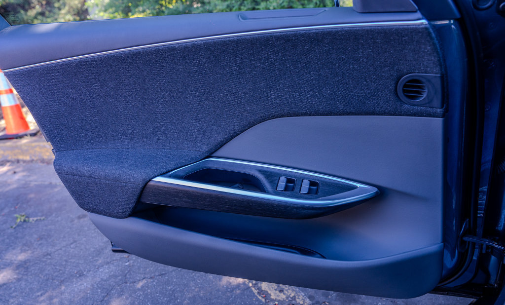 Used 2025 Lucid Air Pure RWD image 16