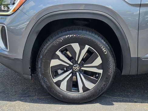 Used 2024 Volkswagen Atlas SE FWD image 15