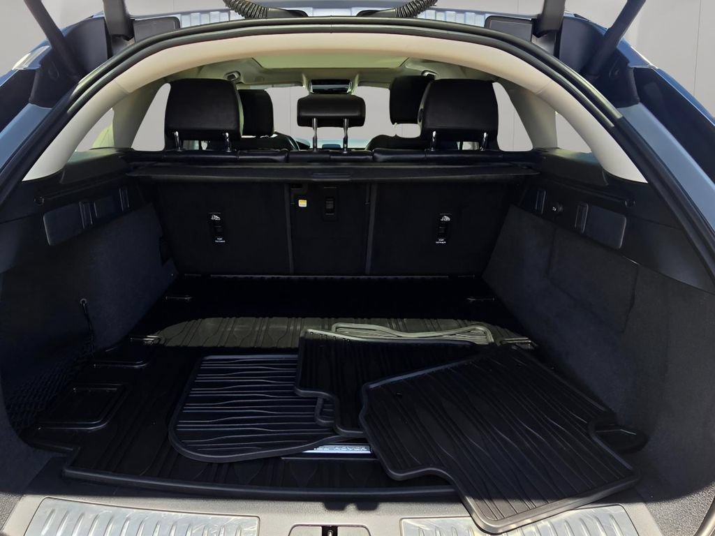 Used 2024 Land Rover Range Rover Velar S AWD/4WD image 10