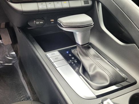 Used 2024 Hyundai Elantra SEL FWD image 17