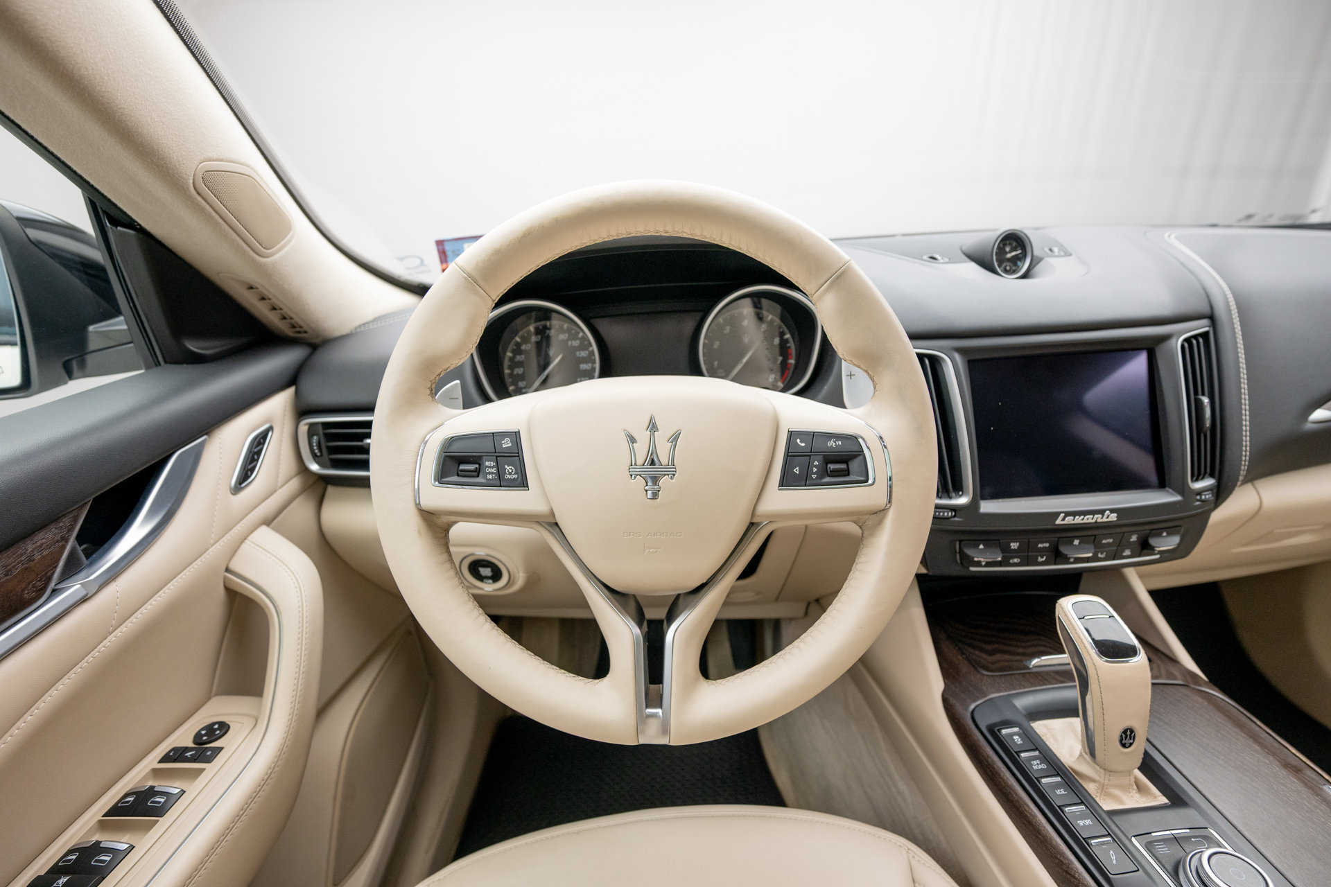 Used 2020 Maserati Levante S AWD/4WD image 11