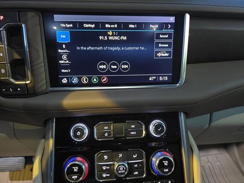 Used 2021 GMC Yukon Denali w/ Denali Premium Package image 20