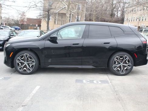 New 2026 BMW iX xDrive60 w/ Premium Package image 4