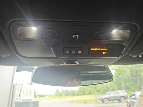 Used 2020 Chevrolet Camaro LT RWD image 34
