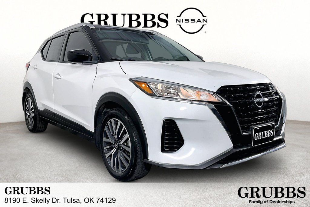 Used 2023 Nissan Kicks SV FWD image 1