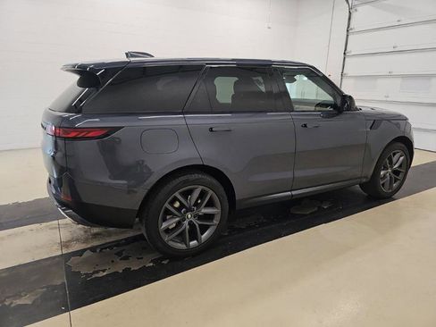 Used 2024 Land Rover Range Rover Sport SE image 2
