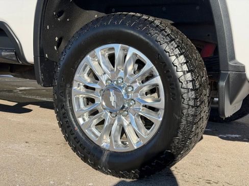 Used 2020 Chevrolet Silverado 2500 High Country w/ Technology Package image 28