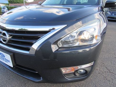 Used 2014 Nissan Altima 2.5 SL w/ Technology Package FWD image 32
