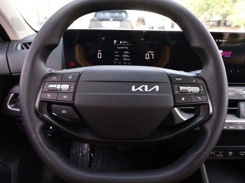 Used 2025 Kia K4 FWD image 10