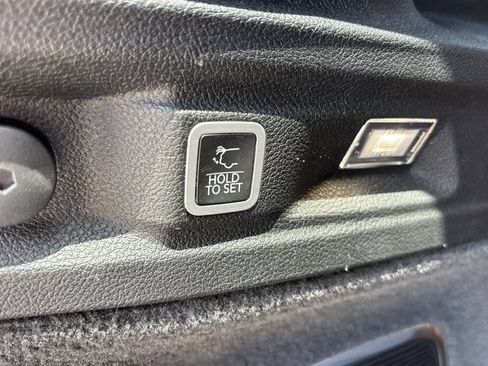 Used 2024 Jeep Grand Cherokee L Summit AWD/4WD image 8