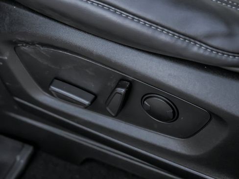 Used 2023 Ford Explorer XLT w/ Equipment Group 202A image 18