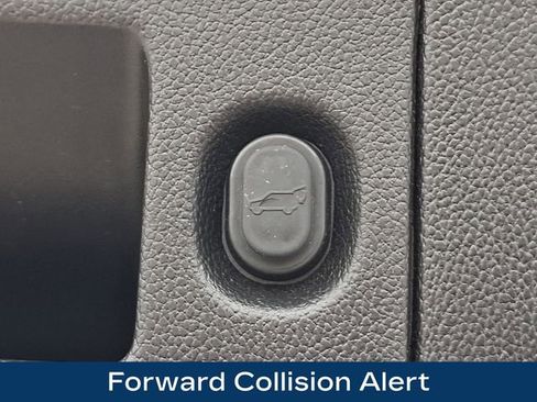 Used 2018 GMC Yukon XL SLT w/ Premium Edition image 32