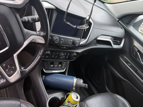 Used 2020 GMC Terrain SLT image 3