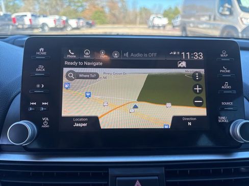 Used 2018 Honda Accord Touring image 19